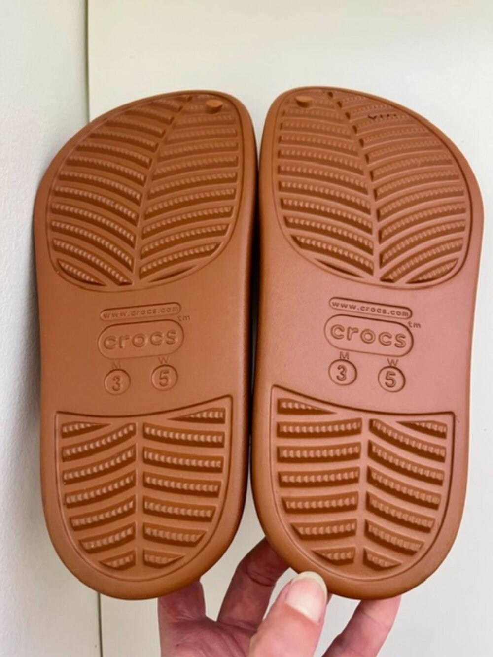 Crocs Dylan Clogs in Cognac | Unisex Women 5 Men 3 - Picture 4 of 6